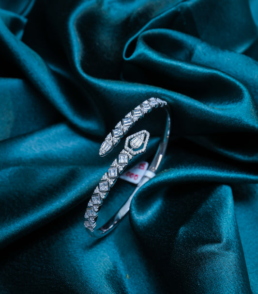 Silverio 925 Silver stylish Bracelet
