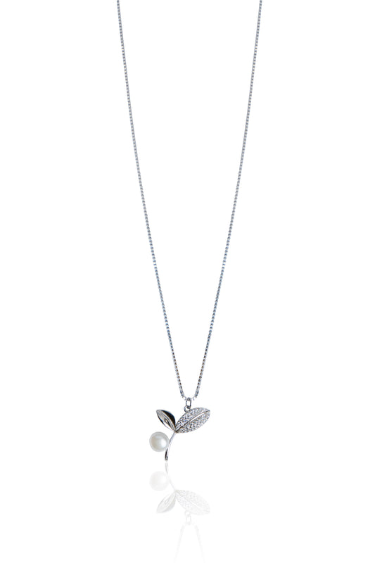 Silverio Leaf and Pearl Chain