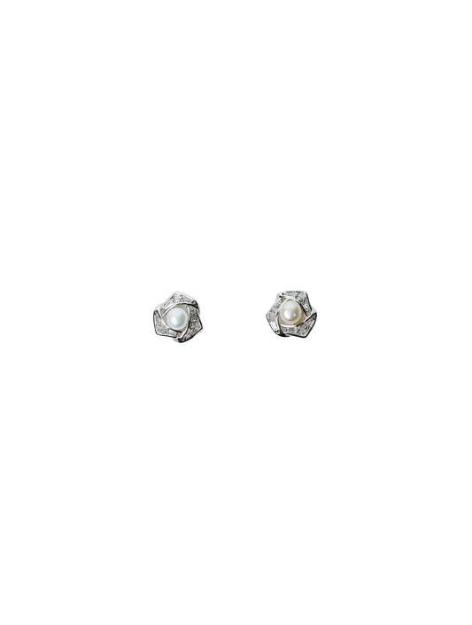 Pearl Floral Stud Earrings