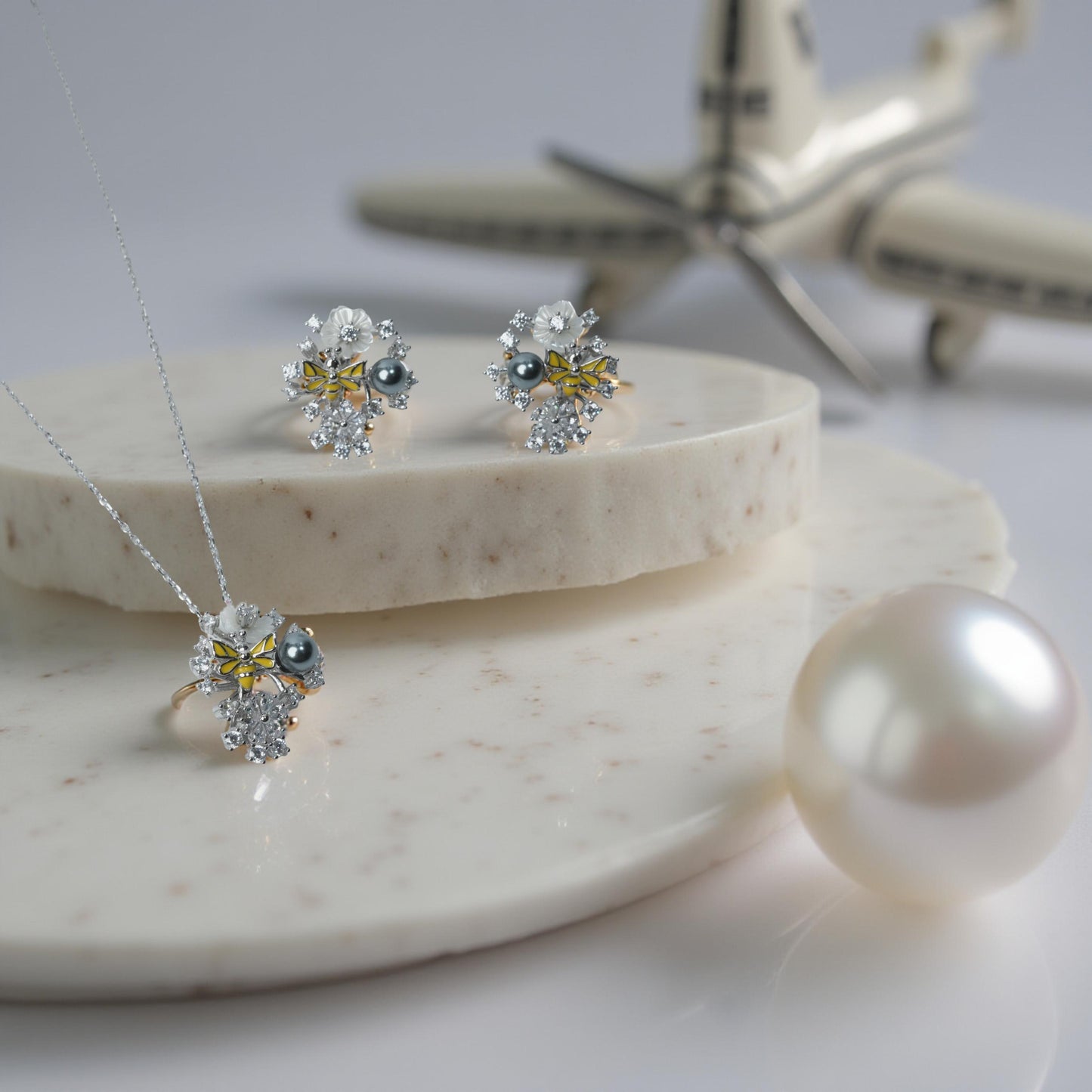 Blossom Radiance Jewellery Set – Earrings & Pendant